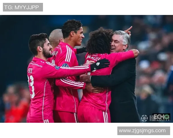 国王杯精彩对决：那不勒斯与拜仁战成平局乌龙球成比赛转折点