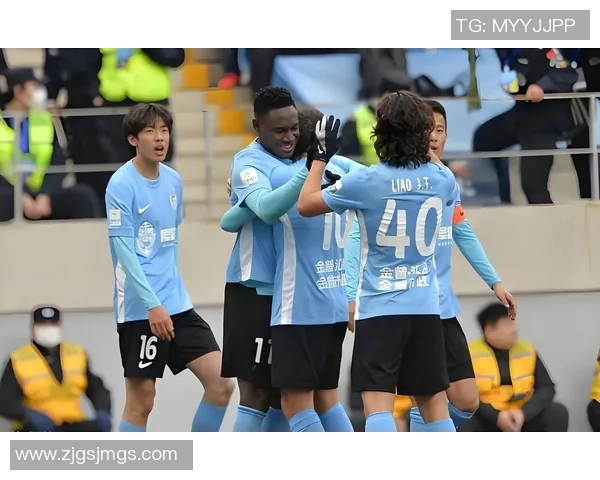 中超精彩对决巴萨狂胜那不勒斯五球大捷补时进球点燃全场激情