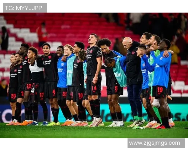 友谊赛精彩对决本菲卡逆转曼城红牌事件引发全场热议