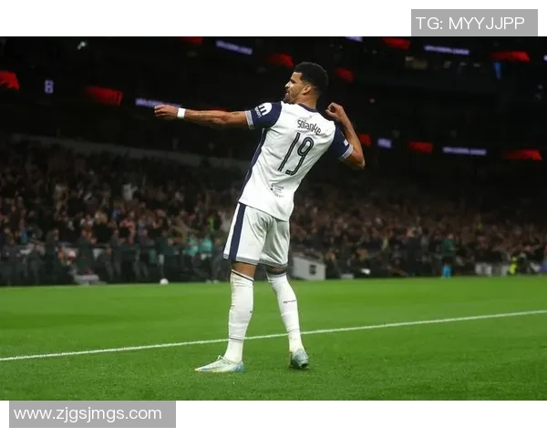 英超激情对决马竞狂胜皇马红牌争议引发全场热议 英超激情对决马竞狂胜皇马红牌争议引发全场热议