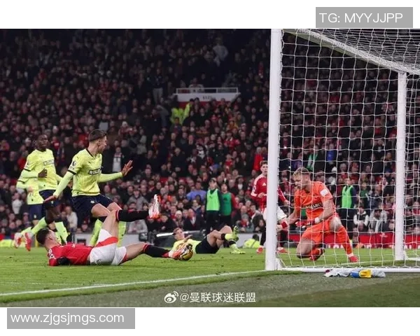 英超精彩对决多特蒙德3-0曼联帽子戏法引爆全场战术分析