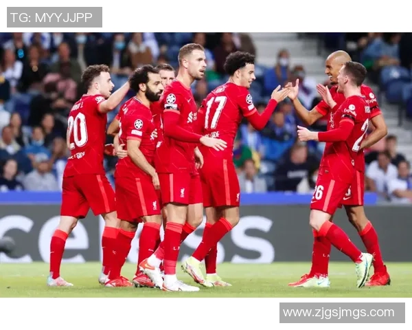 中超激战波尔图与AC米兰握手言和红牌争议引发全场热议