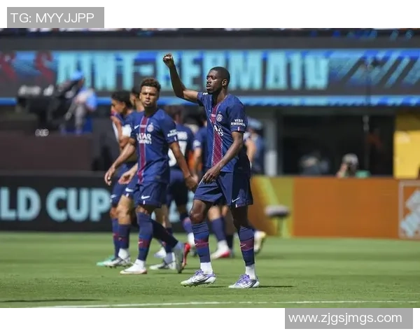 英超激战巴黎圣日耳曼逆转AC米兰全场沸腾精彩集锦回顾