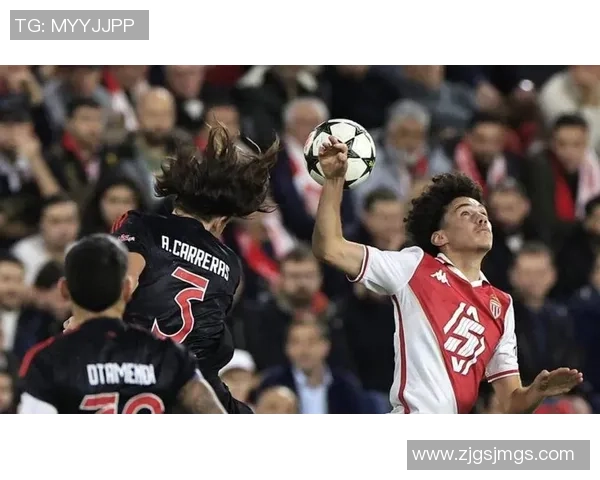 友谊赛精彩对决那不勒斯与皇马战成平局逆转瞬间引发全场热烈反响