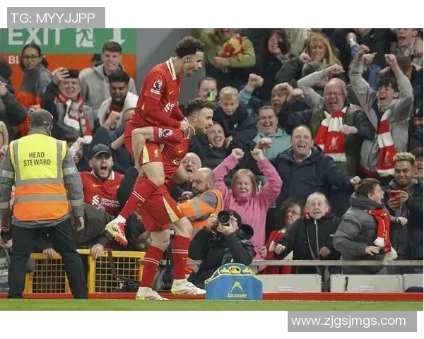 国王杯惊天逆转阿森纳5-1狂胜巴萨争议判罚引发全场热议