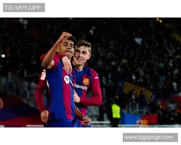 足总杯精彩对决:里昂与那不勒斯激战成平局补时进球引爆全场热情